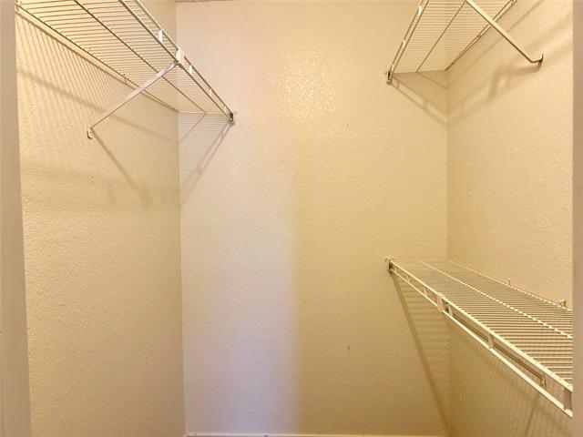 Building Photo - 411 Crestline Dr