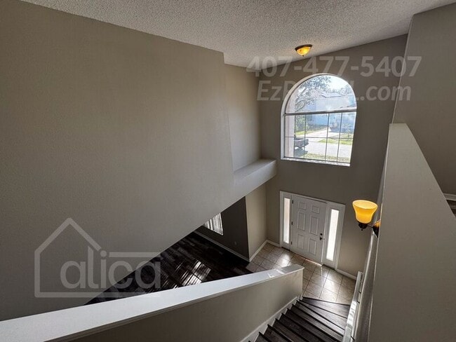 Building Photo - 568 Bristol Cir