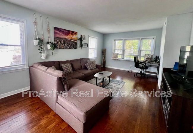 Building Photo - 4505 Mallard Crescent