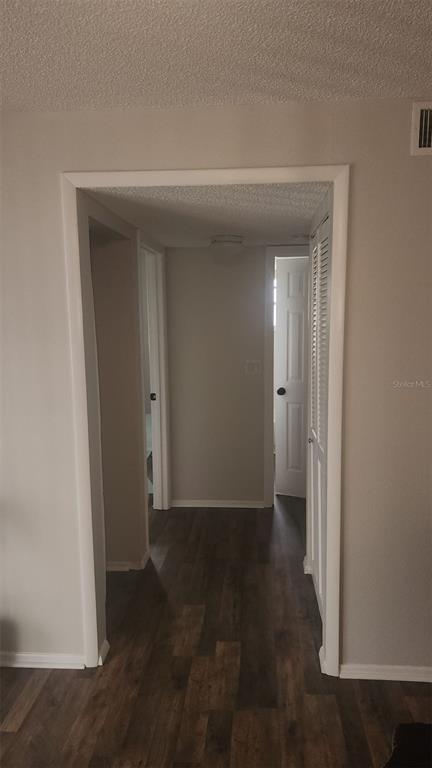 Building Photo - 588 Fairways Ln