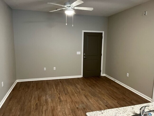 Building Photo - 2 Bedroom 2 Bathroom Apartments close to VSU