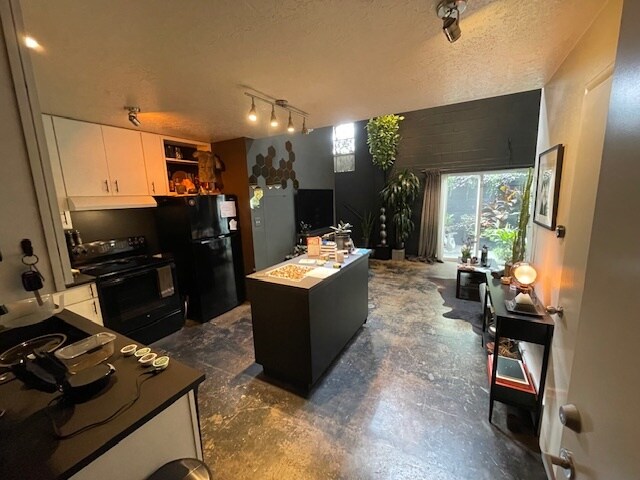 Building Photo - 440 W 900 S