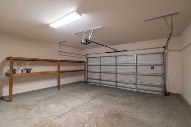 Building Photo - Gorgeous Townhome in the Heart of Fort Mil...