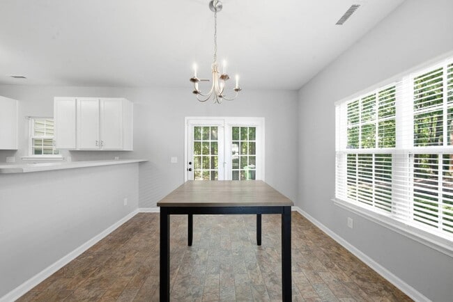 Building Photo - 3527 Londonville Ln