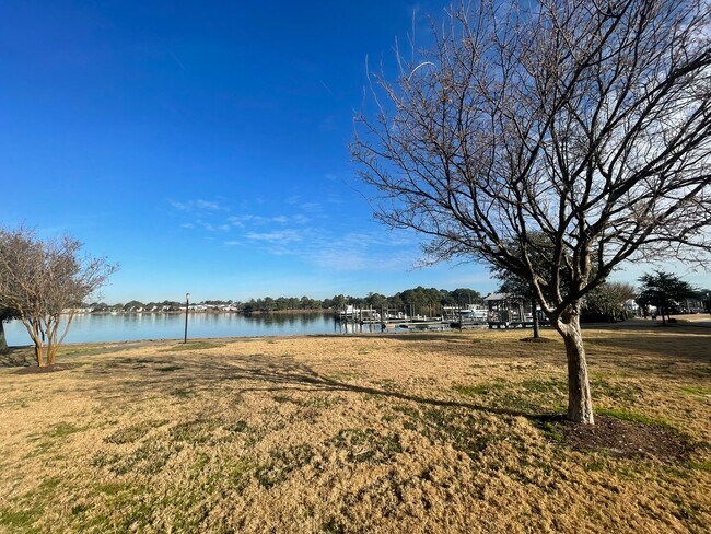 Building Photo - Pointe East at Harbor Walk Ocean View Condo