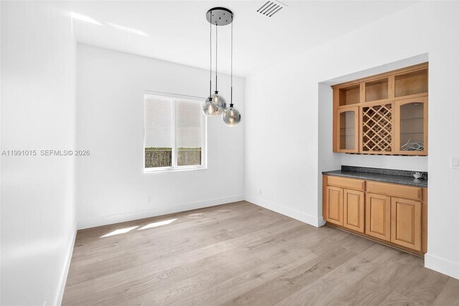 Building Photo - 19381 Stonebrook St