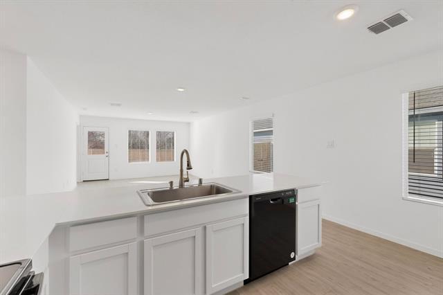 Building Photo - 6734 Highlands St