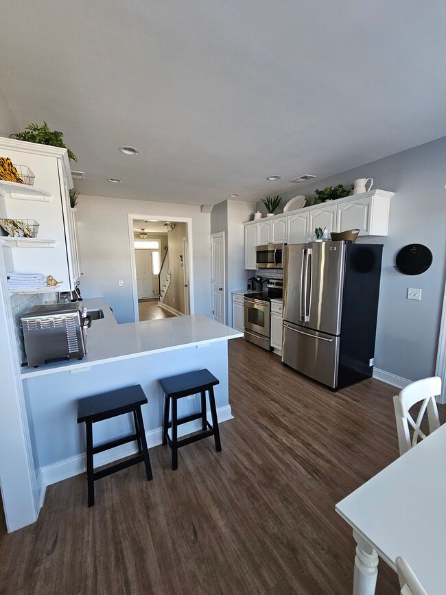 Building Photo - Welcome Home to Comfort and Style in North Charleston, SC!