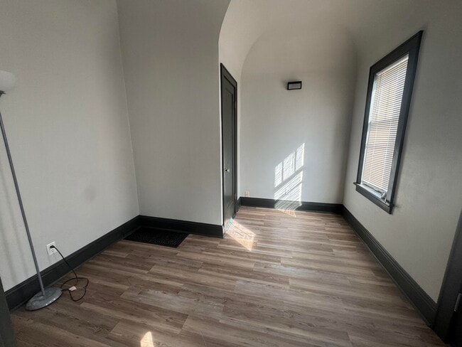 Building Photo - 2431 S 34th St