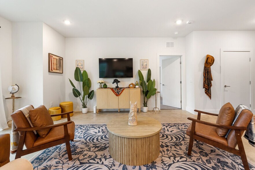 Building Photo - 7522 1/2 West Slaughter Lane-SI FL3-ID1537450P