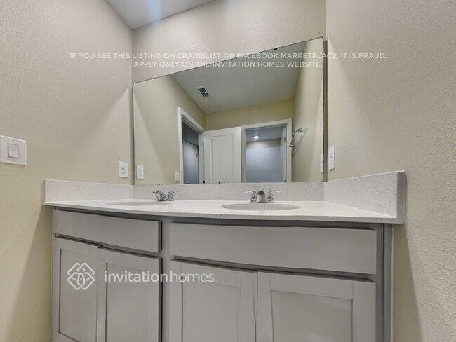 Building Photo - 4500 Holstein St