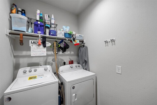 Building Photo - 20363 Green Mountain Dr