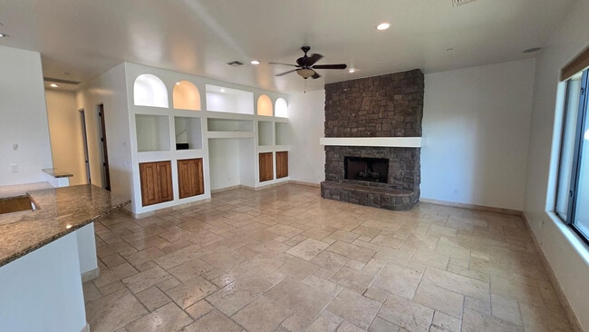 Building Photo - 4485 E Quail Brush Rd