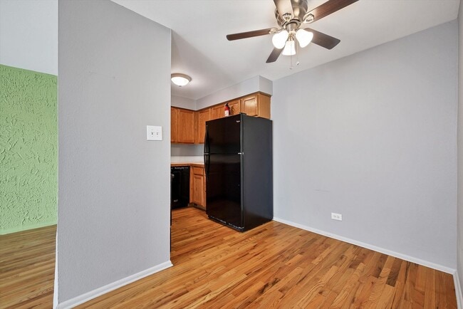 Building Photo - Stunning 2BR/1BA Condo Steps from Cheesman Park!