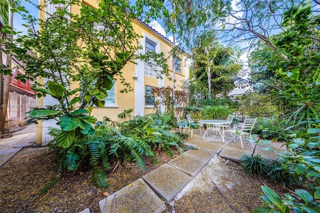 Building Photo - 844 Jefferson Ave