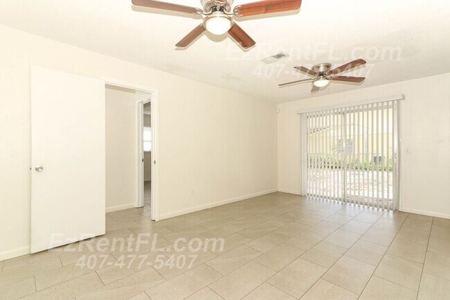 Building Photo - 858 Bishop Dr
