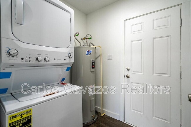 Building Photo - 1829 Mt Pleasant Dr