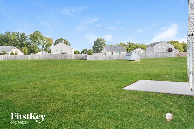 Building Photo - 330 Estelle Dr