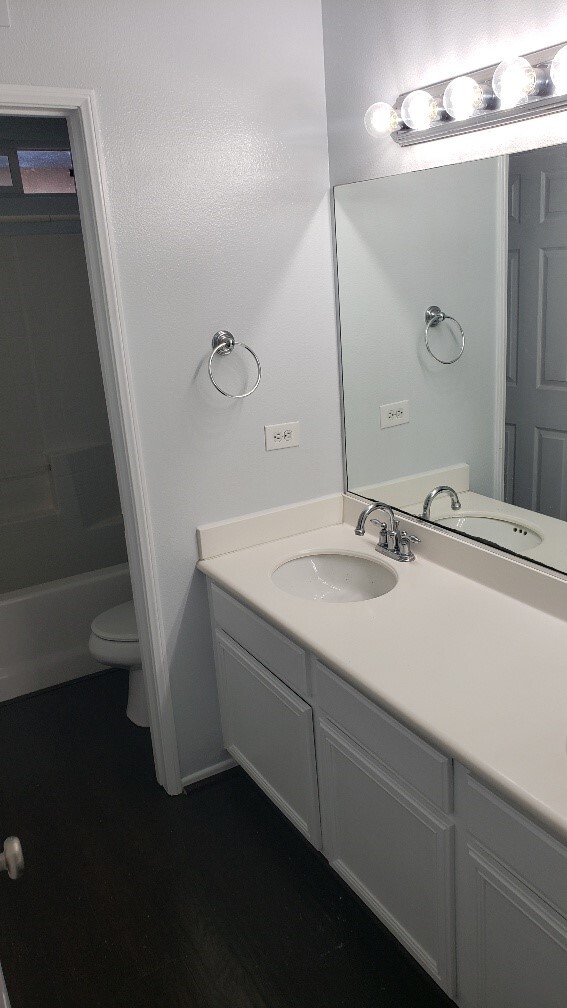 Building Photo - 1343 Estel Dr