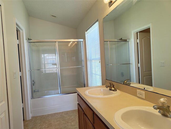 Building Photo - 10844 Derringer Dr