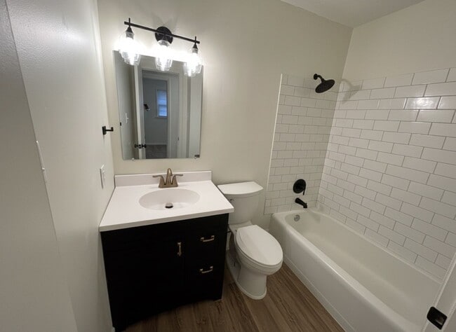 Building Photo - Stadium Street Fully Remodeled 4 bedroom 2 bathroom