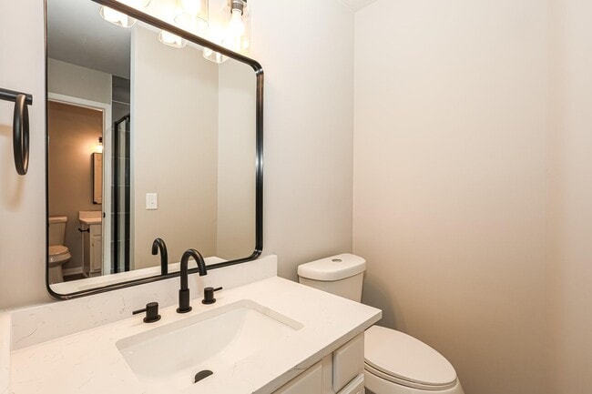 Building Photo - 18703 Evergreen Falls Dr