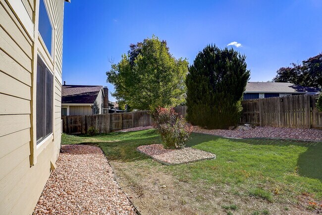 Building Photo - 8194 S Trenton Way