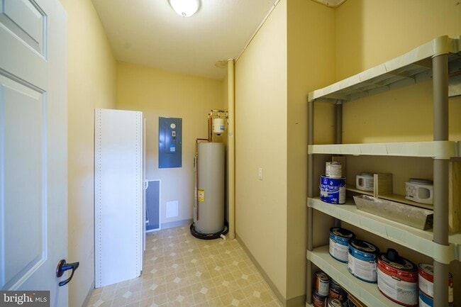 Building Photo - 2616 Greenport Dr