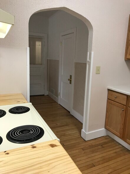 Building Photo - 529 N 4th St