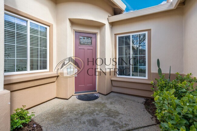 Building Photo - Executive Single Story Rental in Gated Serrano Community!