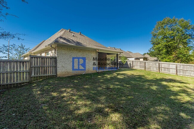 Building Photo - 3 Bed/2 Bath Home in Greenfield Station!!