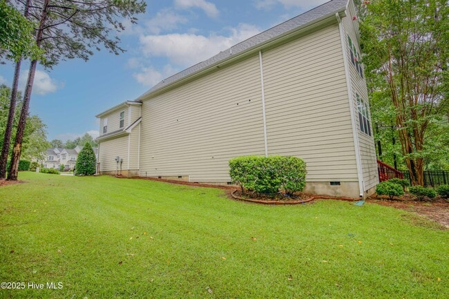 Building Photo - 104 Pine Hawk Dr