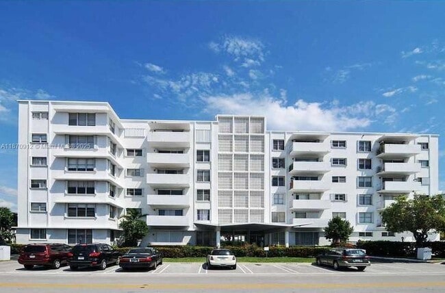 Building Photo - 1075 92nd St