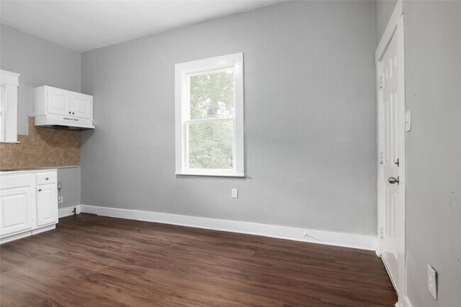 Building Photo - 3220 Melbourne St