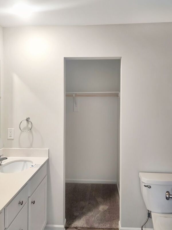 Building Photo - 4034 Highland Ave