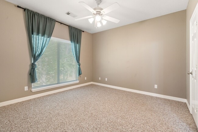 Building Photo - 3062 Lake Island Dr