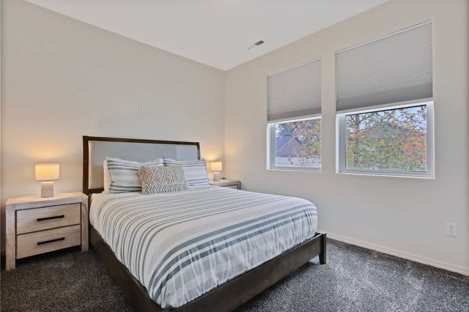 Building Photo - 2213 E Elm Grove Dr