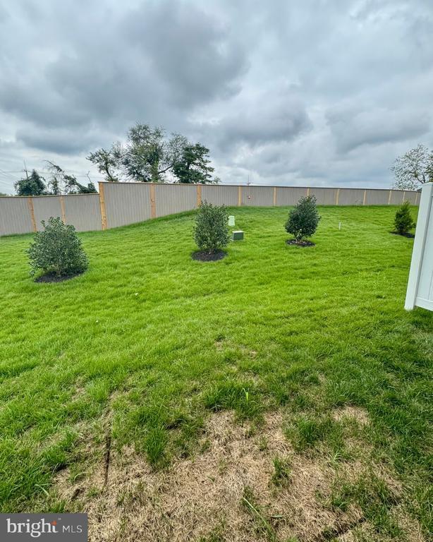 Building Photo - 2701 Apricot Dr