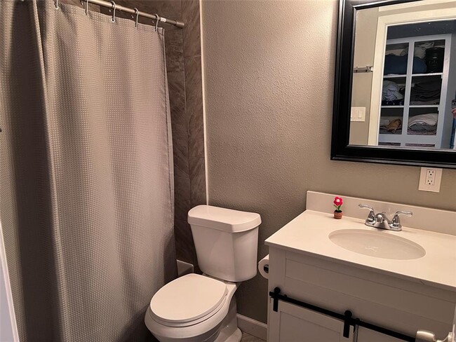 Building Photo - 5710 Signal Point