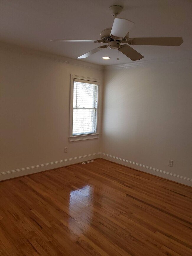 Building Photo - Spacious home in the Augusta Road Community - Lawn care included!