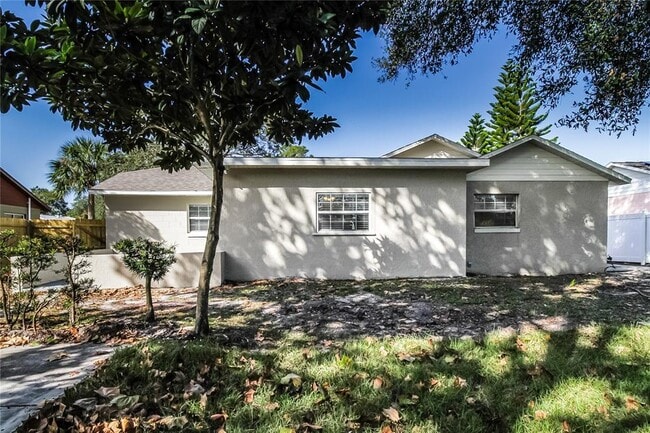 Building Photo - 421 Kee St