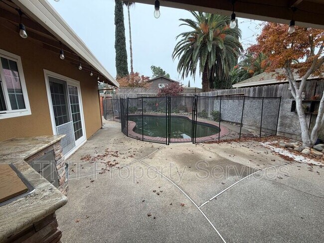 Building Photo - 8704 Montiflora Ct