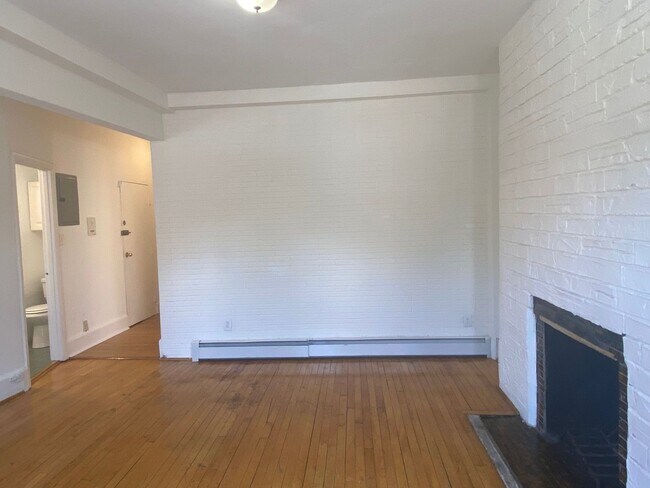 Building Photo - 1322 Commonwealth Ave