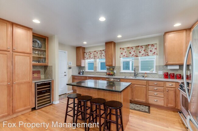 Building Photo - 4 br, 4 bath House - 14058 McKay Park Circle