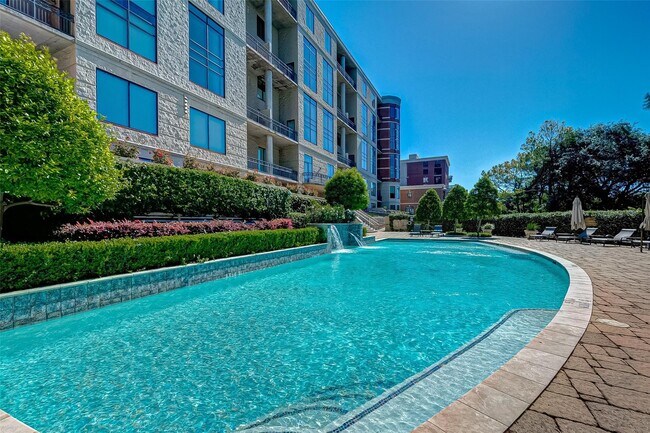 Building Photo - 5005 Hidalgo St