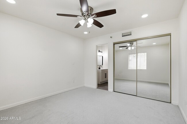Building Photo - 4444 E Paradise Village Pkwy N
