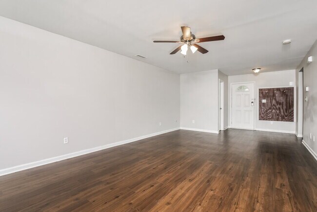 Building Photo - 4027 Taylor Oaks Dr