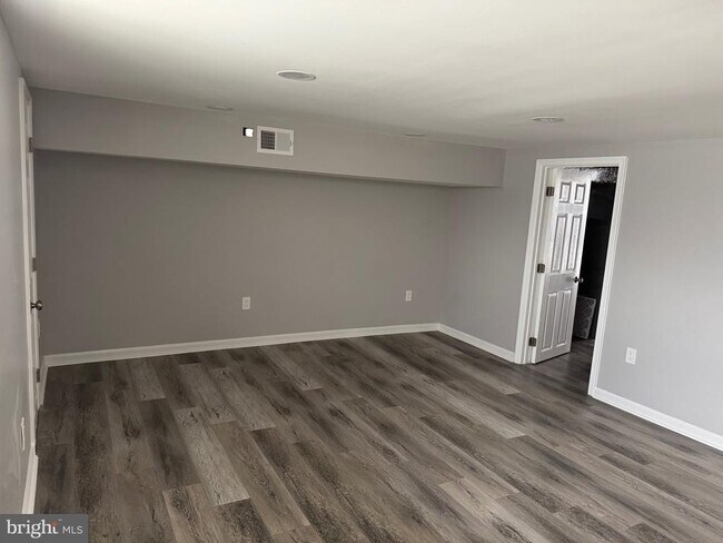 Building Photo - 8219 Williams Ave