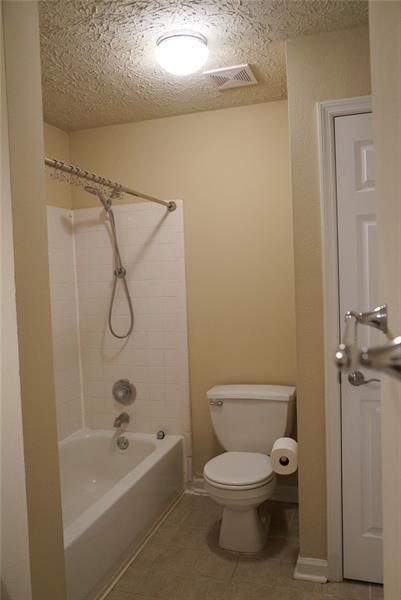 Building Photo - 4001 Riverlook Pkwy SE