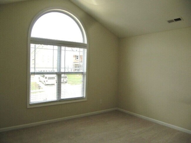 Building Photo - COMING SOON!!! One Month Free Rent ! Discover your new haven! This home offers a perfect blend of...